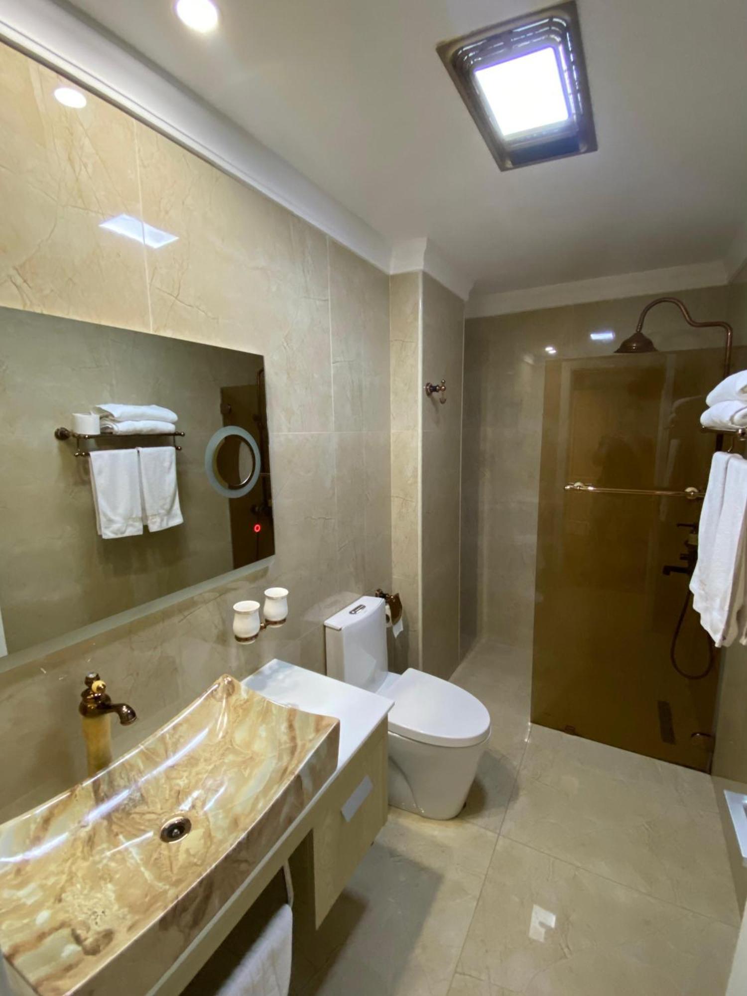 Hotel Brais Durrës Buitenkant foto